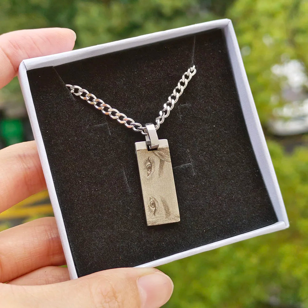 Necklace Eyes Engraved